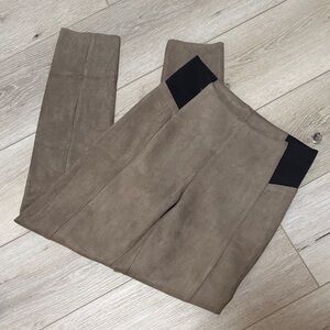 Vero Moda Beige Skinny Pants with Black Accents